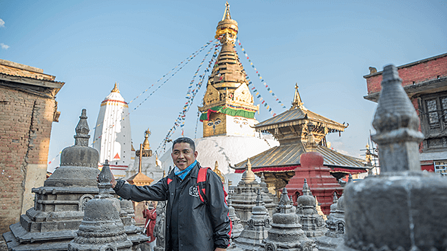 ride to swoyambhunath temple kathmandu