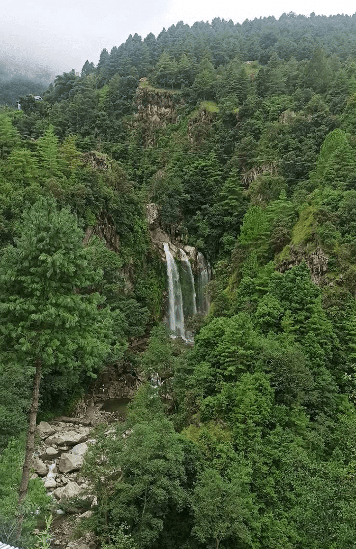 waterfall in markhu